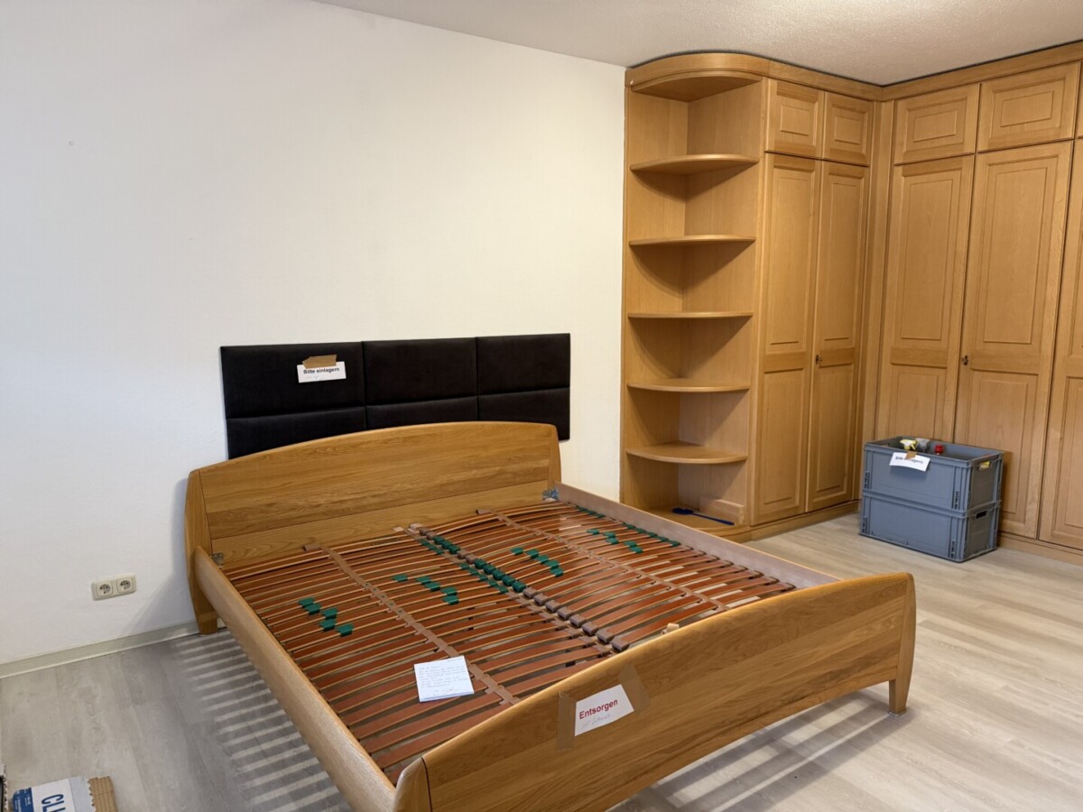 Schlafzimmer vor Renovierung